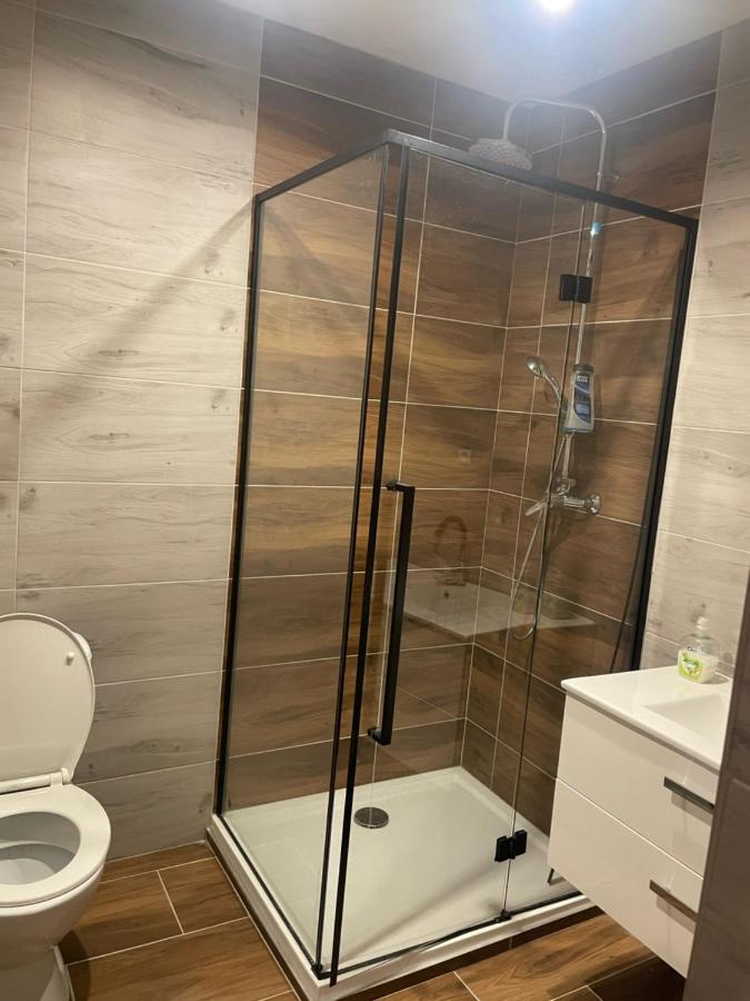 Milano S Vyrivkou A Terasou * Kvakovce